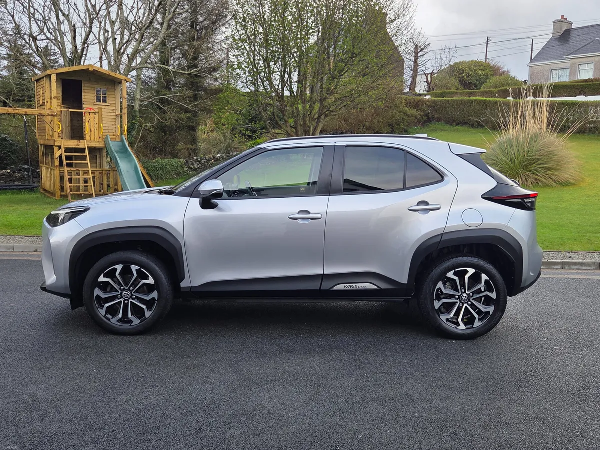 2023 TOYOTA YARIS CROSS 1.5 HYBRID DESIGN 122BHP - Image 4
