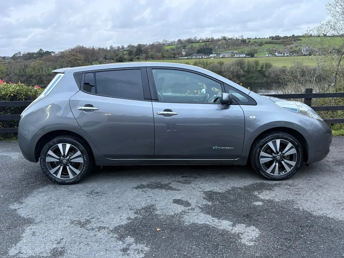 2015 Nissan Leaf SV 24KWH - Image 3