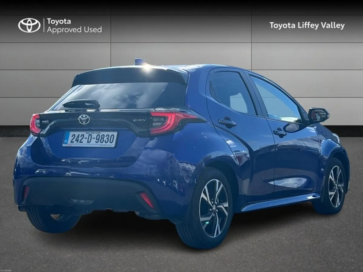 Toyota Yaris YARIS HYBRID LUNA SPORT - Image 2