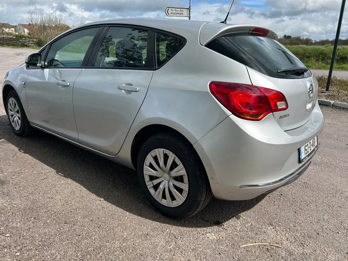 Opel Astra 2015 - Image 2