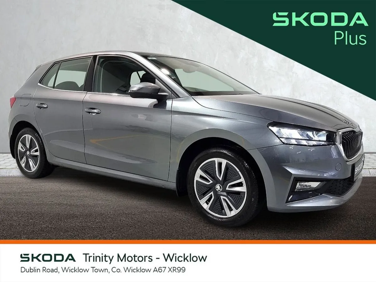 Skoda Fabia HUGE SPEC ** PANORAMIC GLASS ROOF ** S - Image 1