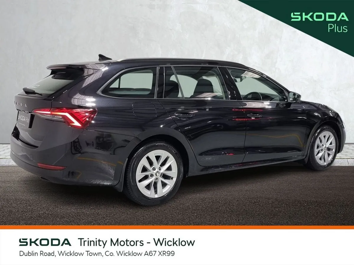 Skoda Octavia ** GREAT VALUE ** COMBI ** AMBITION - Image 3