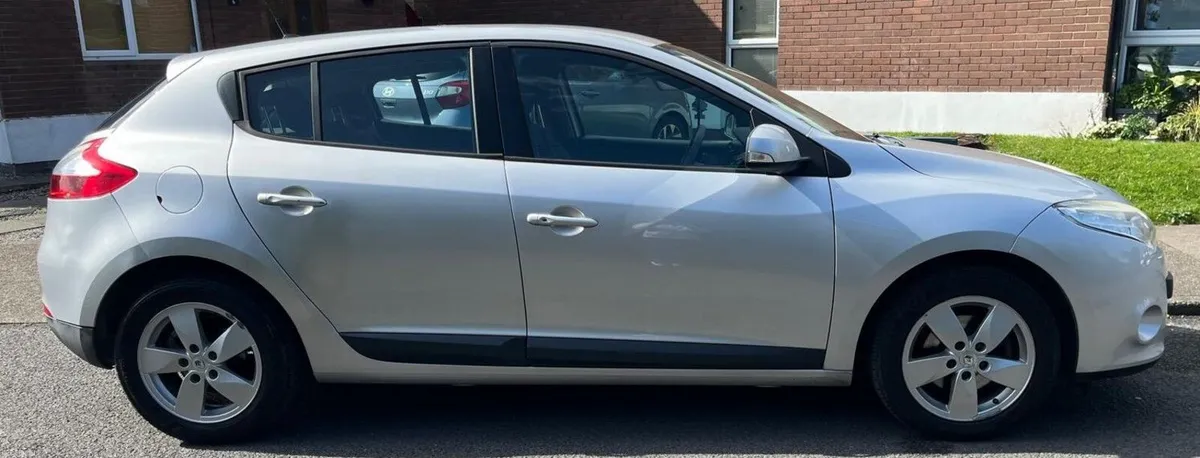 Renault Megane 2011 - Image 2