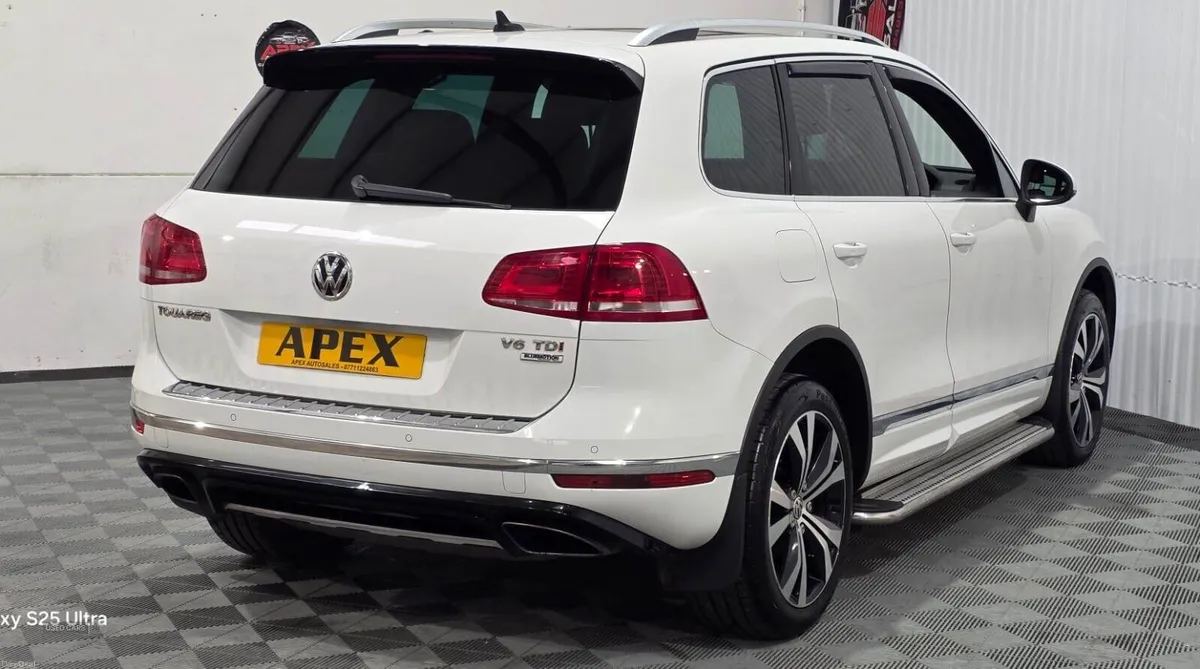 Volkswagen Touareg DIESEL ESTATE - Image 4