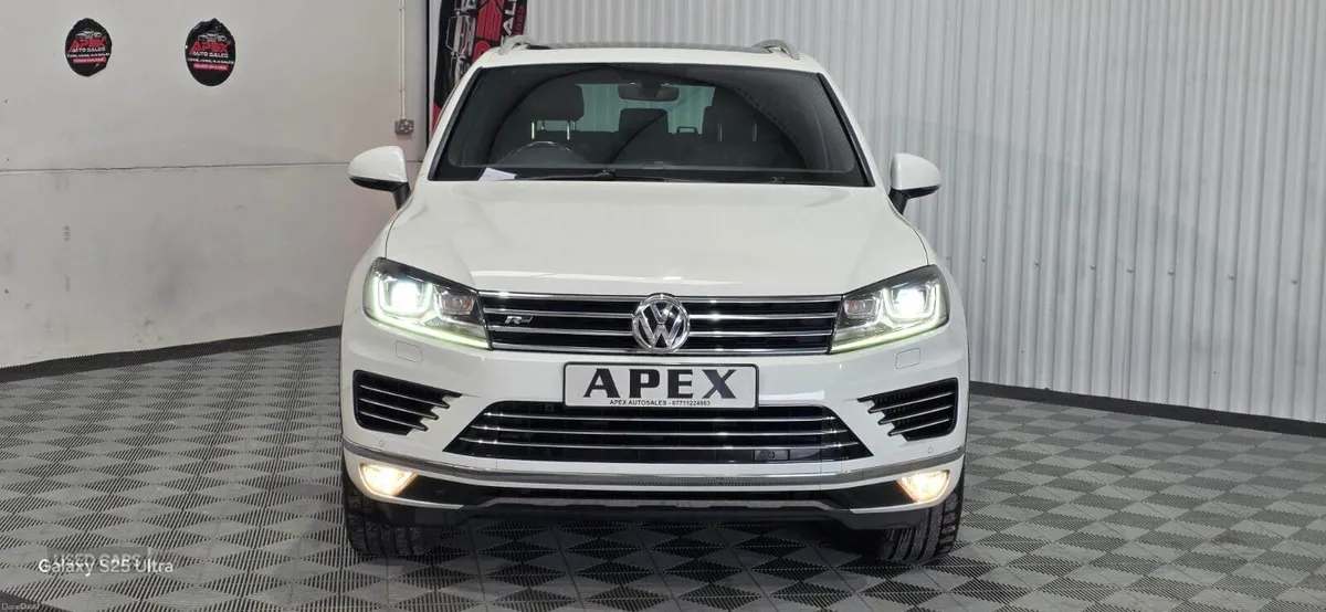 Volkswagen Touareg DIESEL ESTATE - Image 6