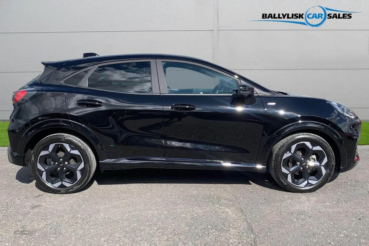 Ford Puma 1.0T 125PS ST-Line X in Agate Black with - Image 3