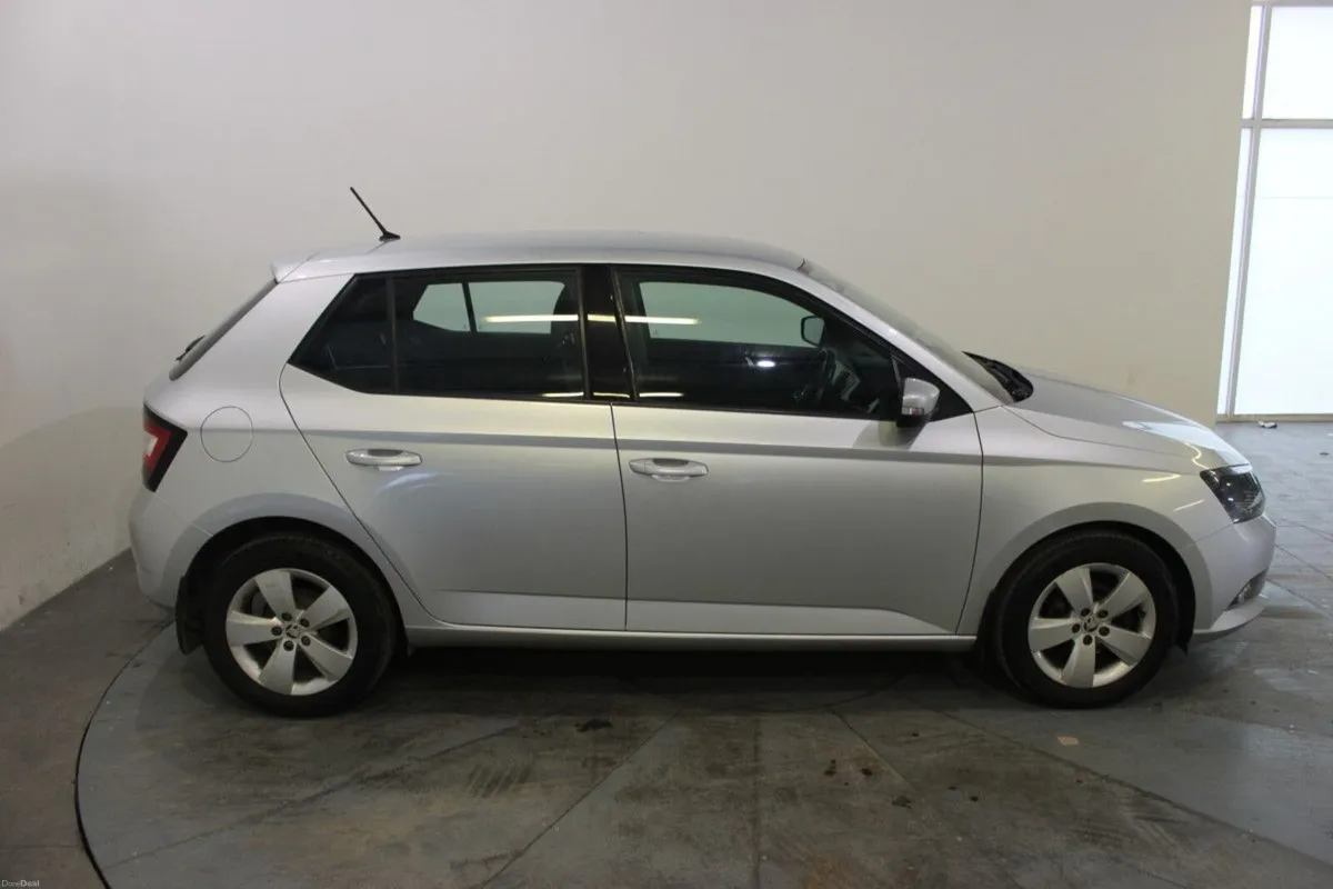 Skoda Fabia 1.0 MPI 60 BHP AMBITION - TENDER 19 - Image 3