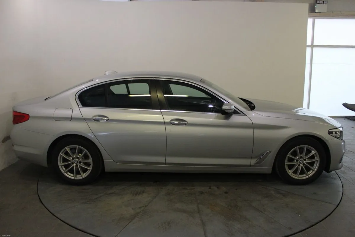 BMW 5-Series 520d SE 18" Auto - TENDER 18 - Image 3
