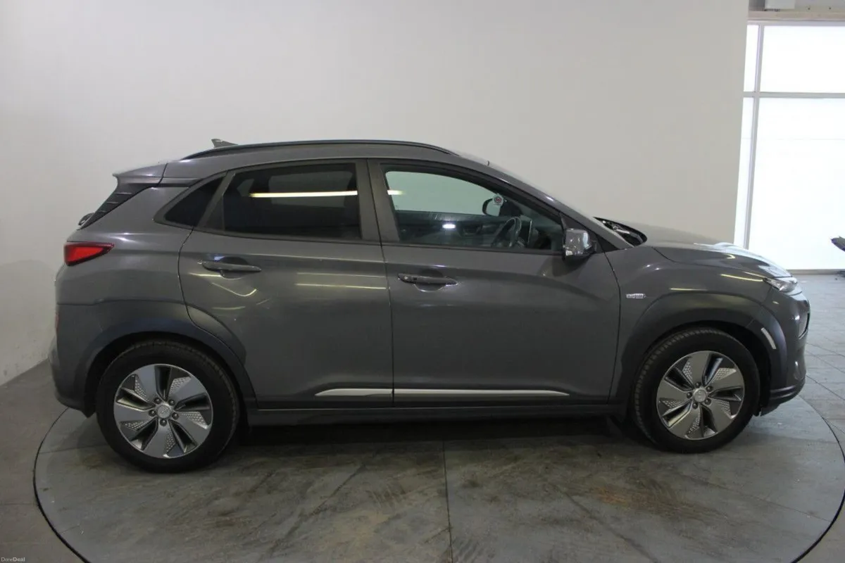 Hyundai KONA Kona EV Premium 64 kWh - TENDER 16 - - Image 3