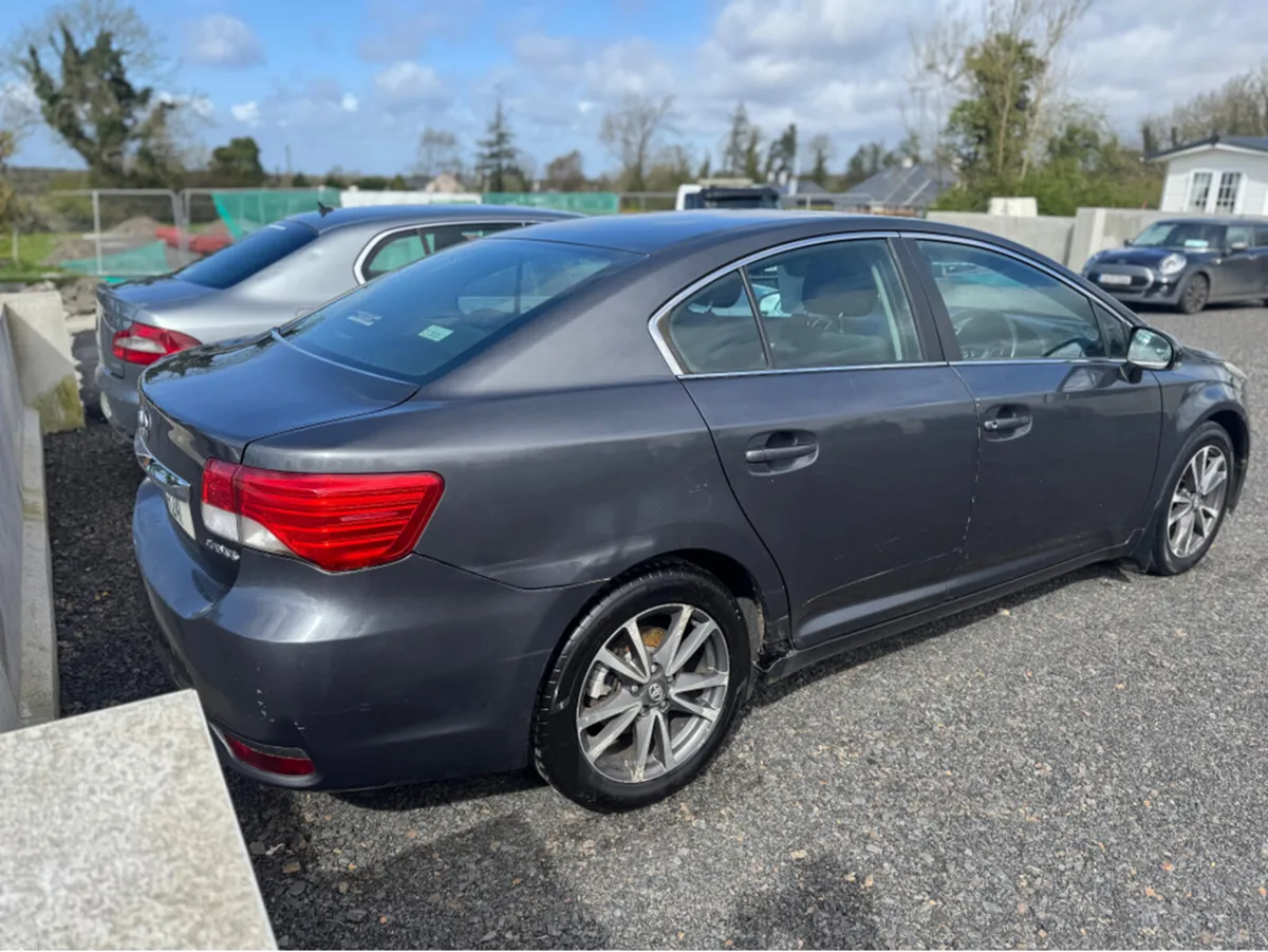 Toyota Avensis D-4D TR 4DR 2.0 OVERMOUNT - Image 2