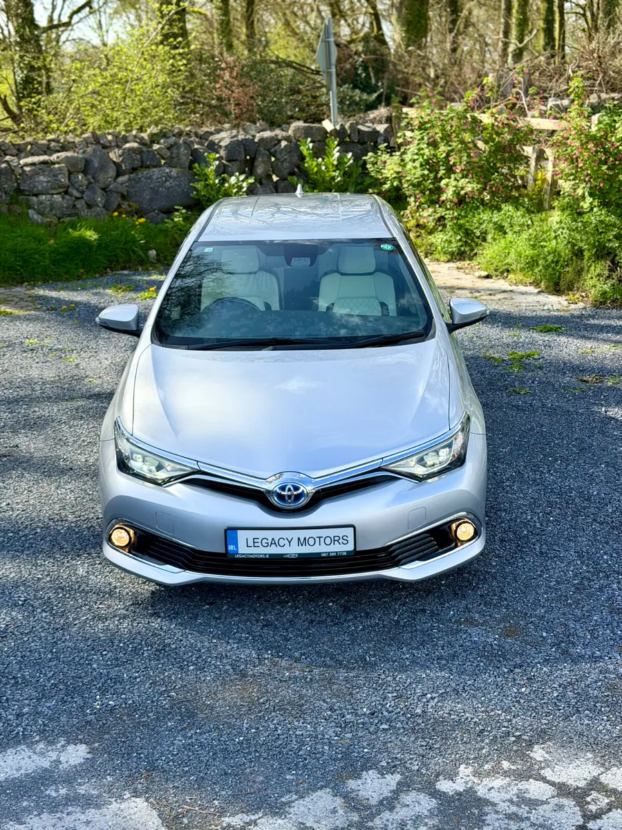 TOYOTA AURIS | HYBRID | AUTO |HIGH SPEC| - Image 4