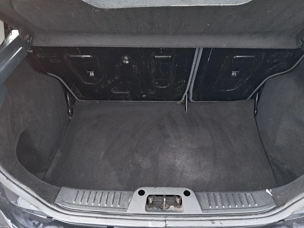 Ford Fiesta 2009 - Image 2