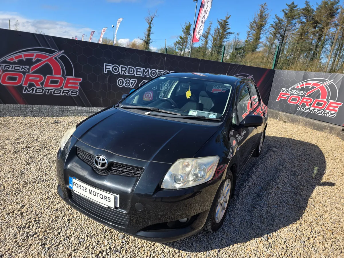 Toyota Auris 2007 - Image 2