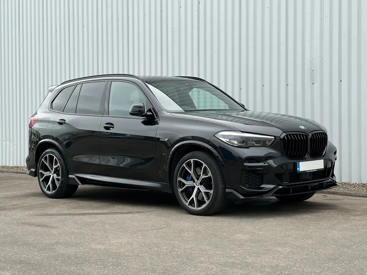 2022 BMW X5 45e M Sport Plus M Performance X-Drive - Image 2