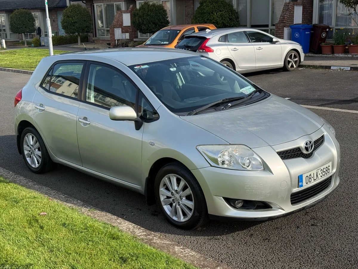 08 Toyota Auris 1.6 Automatic - Image 1