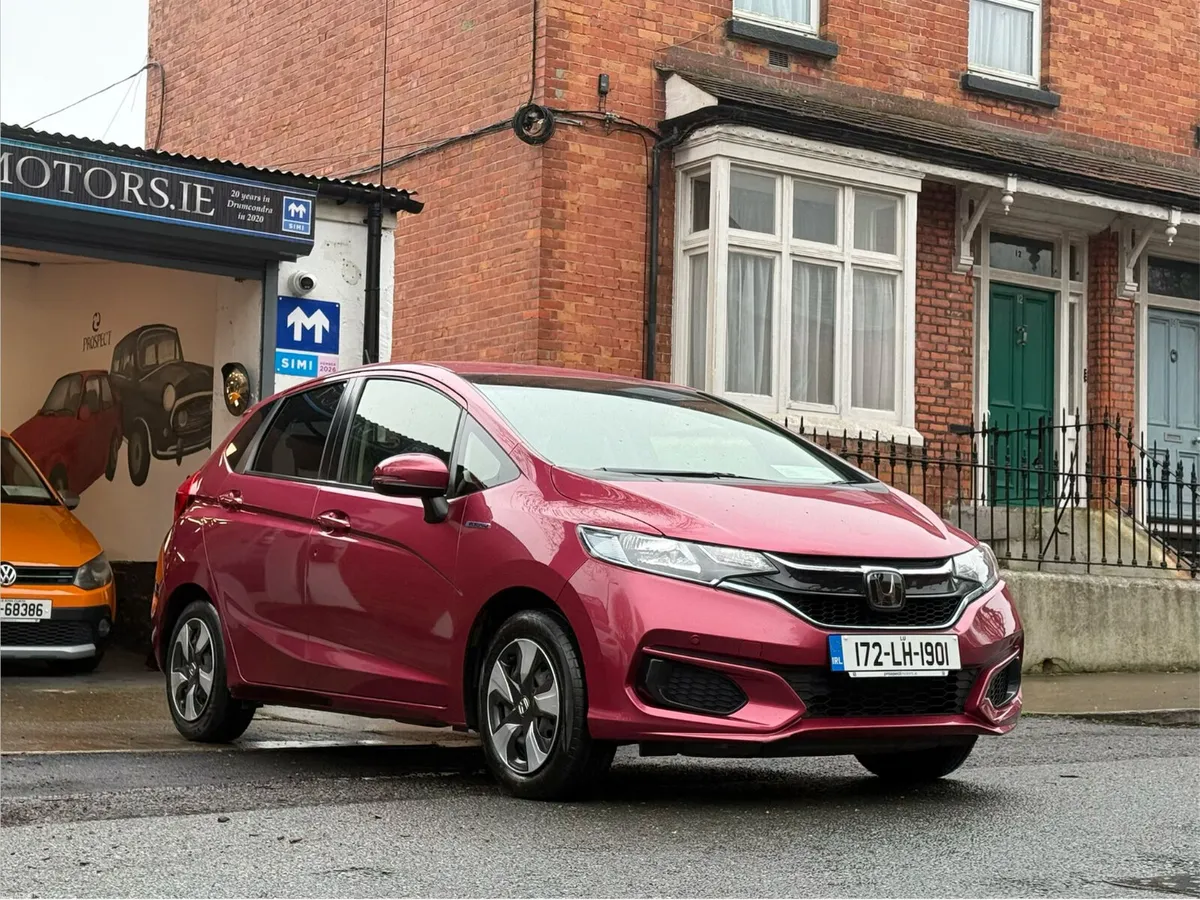 2017 Honda Fit, Hybrid Automatic, New Nct 04/28, - Image 3