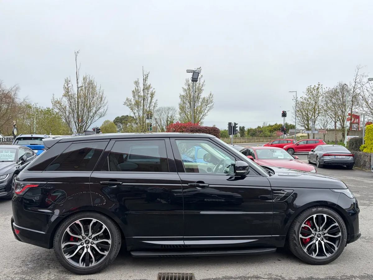 201 Range Rover Sport Dynamic P400E Hybrid - Image 4