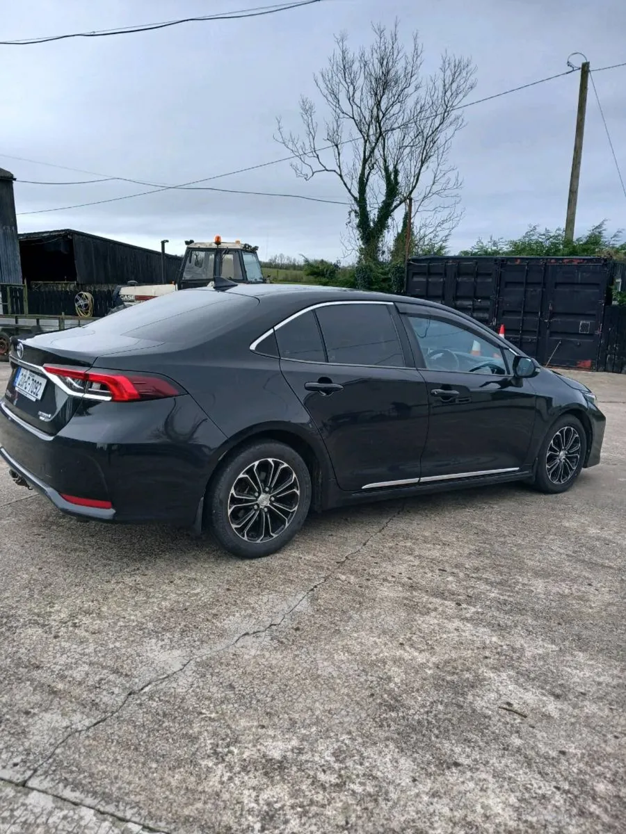 Toyota corolla - Image 4