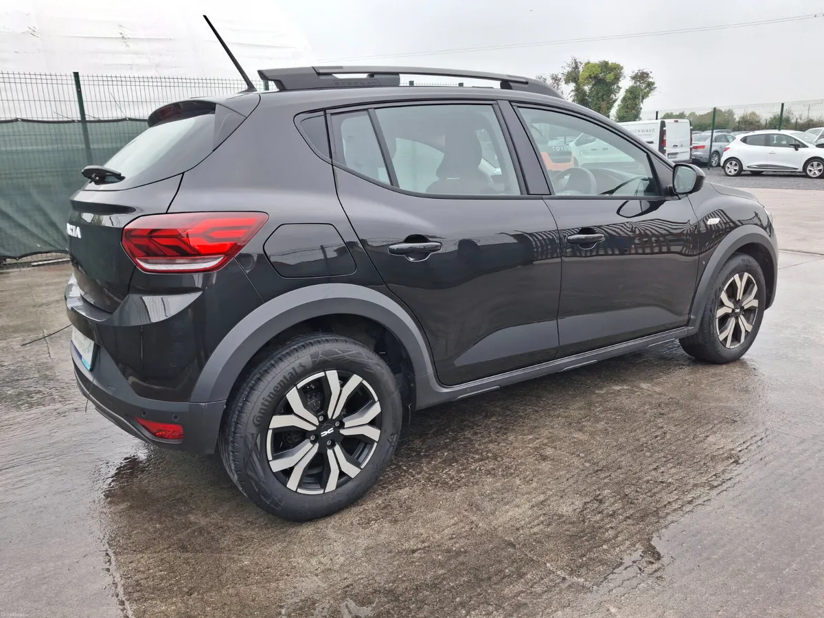 241 Dacia Sandero Stepway Automatic - Image 3