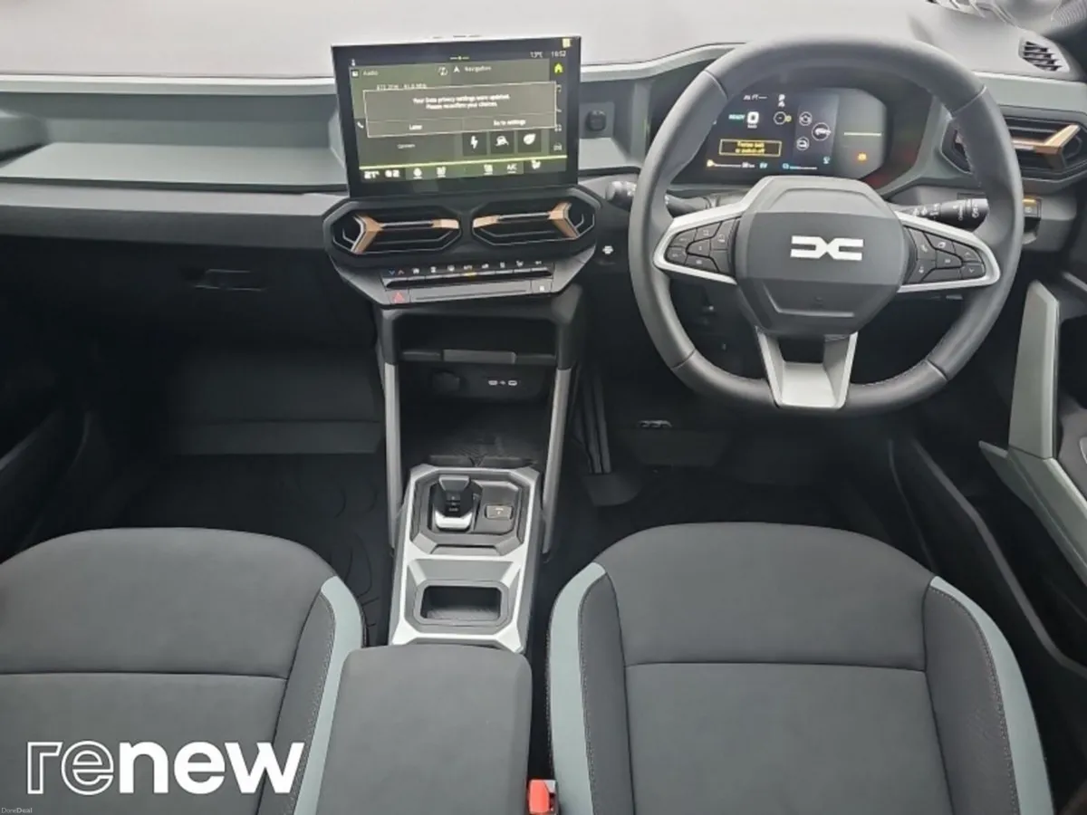 Dacia Duster EXTREME HYBRID 1.6 140 BHP AUTO 5DR * - Image 2
