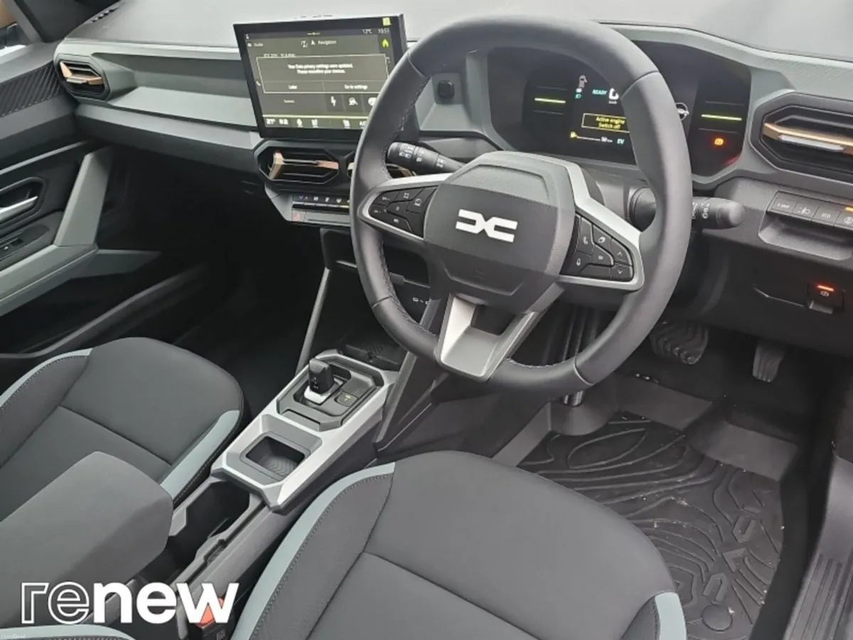 Dacia Duster EXTREME HYBRID 1.6 140 BHP AUTO 5DR * - Image 6