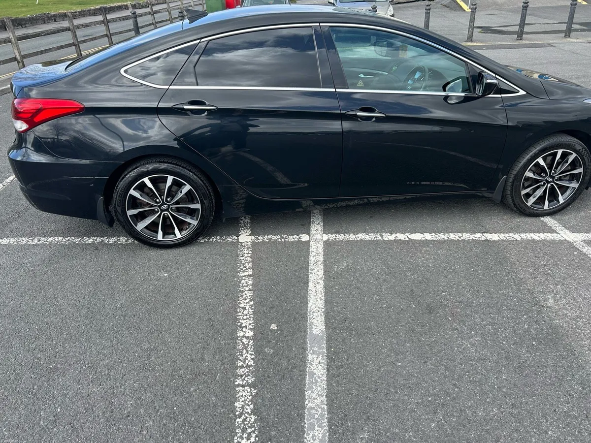 2016 Hyundai i40 - Excellent condition - Image 2