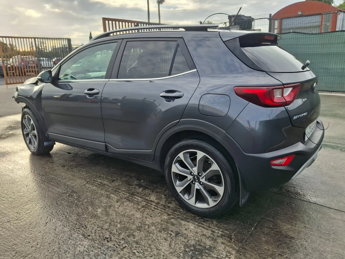 201 Kia Stonic 1.6 Diesel Light Damage - Image 4