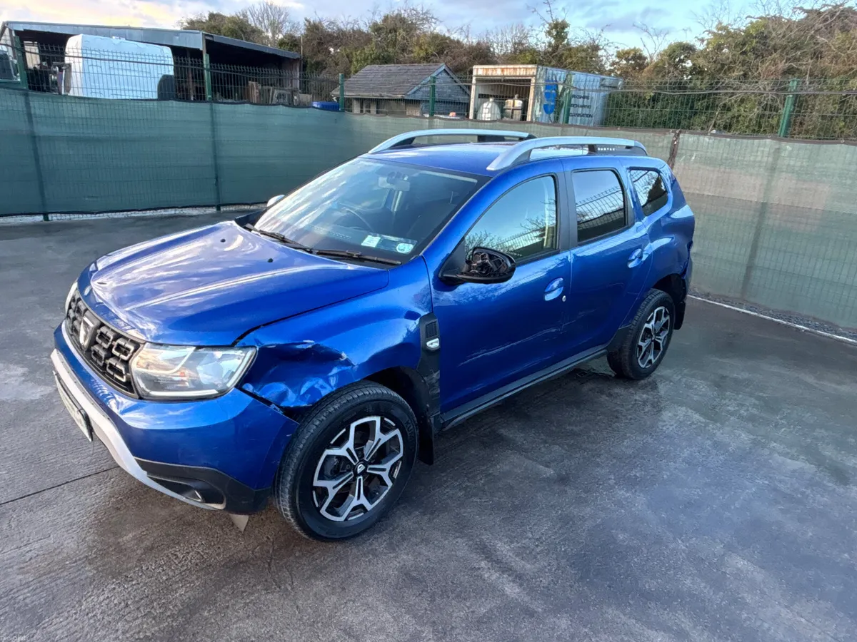 201 Dacia Duster Light Side Damage - Image 2