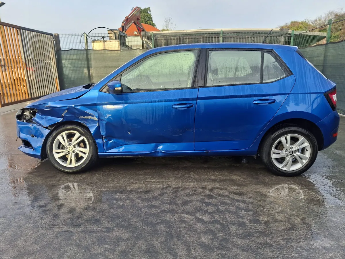 202 Skoda FABIA 1.0 TSI Light Damage - Image 4