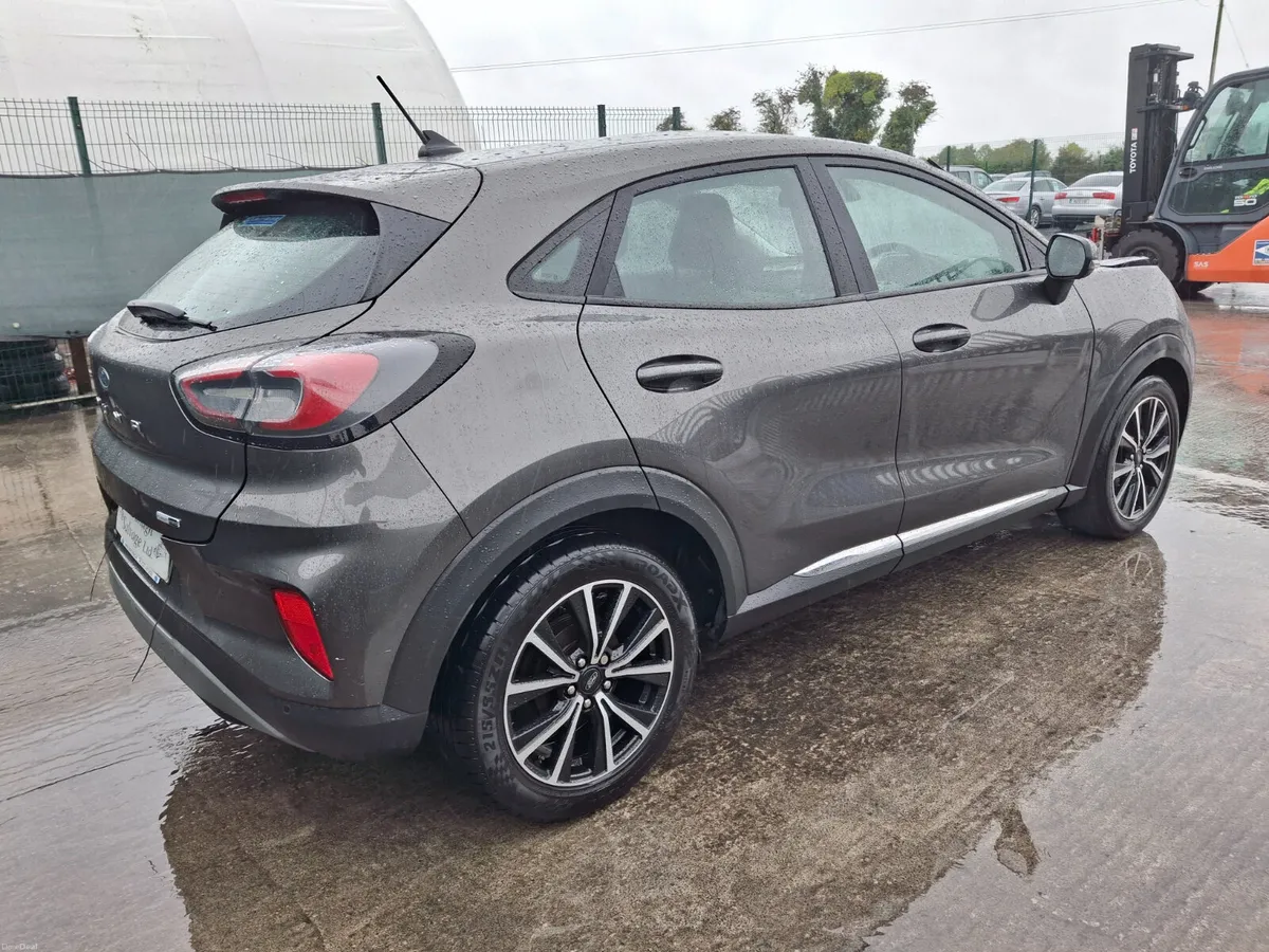 202 Ford Puma Titanium Light Damage - Image 3