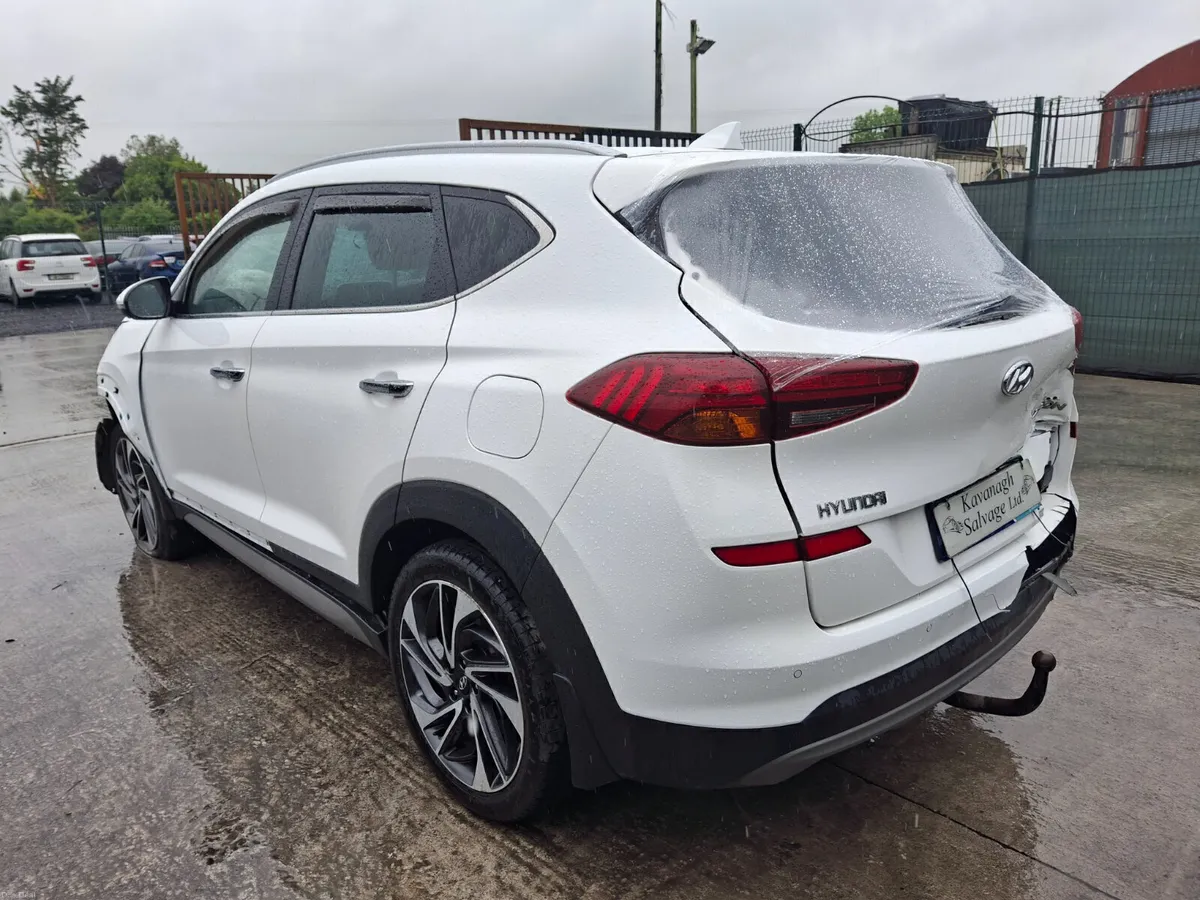 201 Hyundai Tucson 4x4 Automatic - Image 4