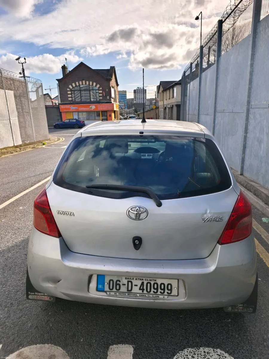 Toyota yaris - Image 3