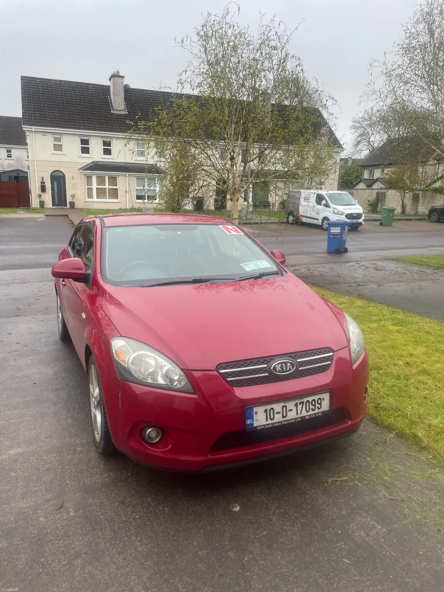 2010 Kia Pro Ceed - Image 1