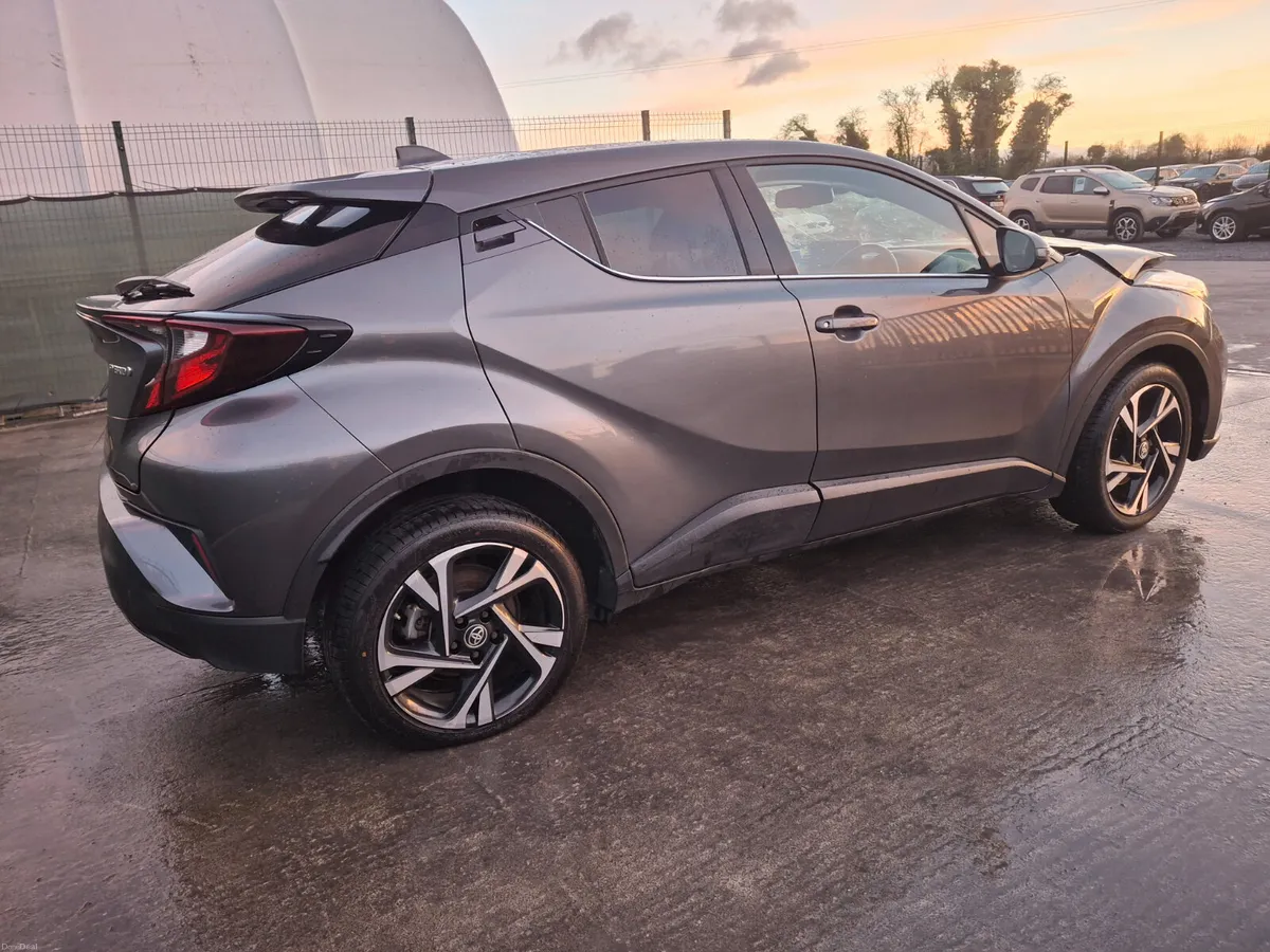 231 Toyota CHR Hybrid Automatic - Image 3