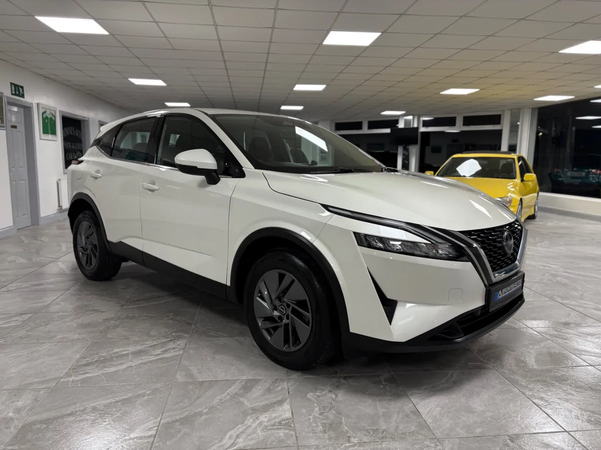 2023 Nissan Qashqai Acenta Premium 1.3L Hybrid - Image 3