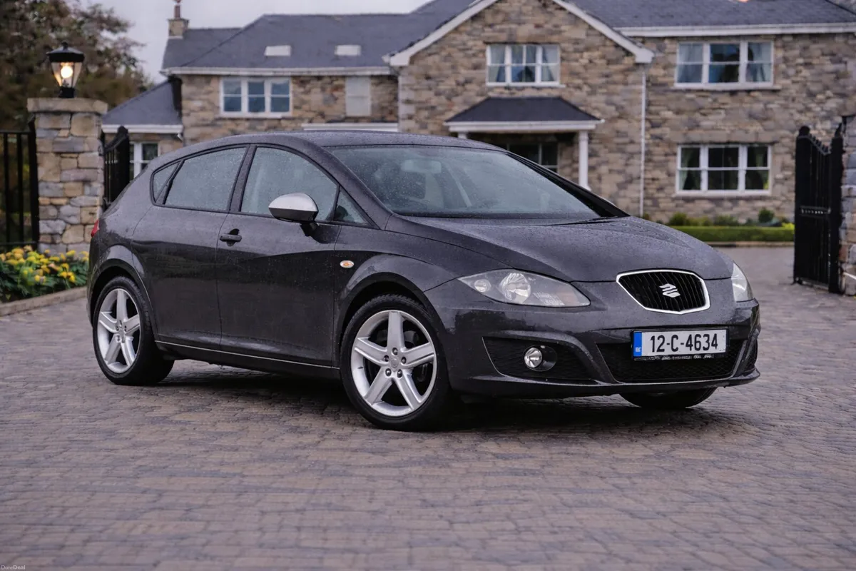 Stunning SEAT LEON 1.6 TDi Sport - Image 2