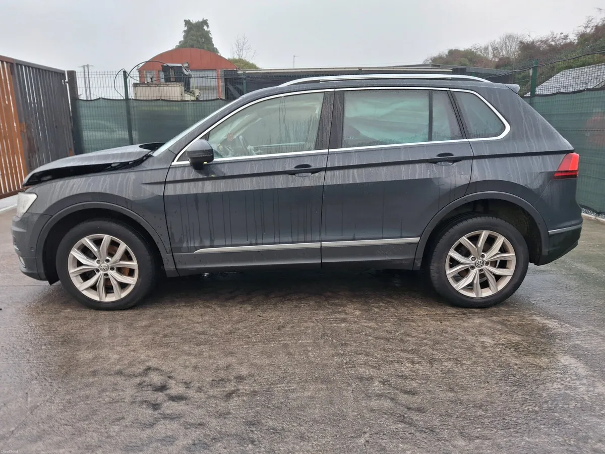 182 Volkswagen Tiguan Highline 2.0 Tdi - Image 4