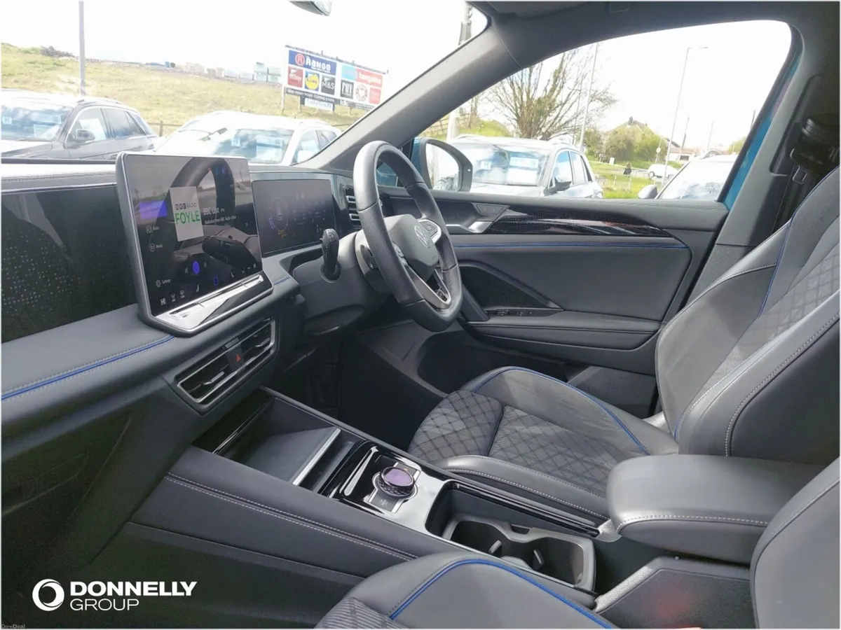 Volkswagen Tiguan Estate R-Line - Image 2