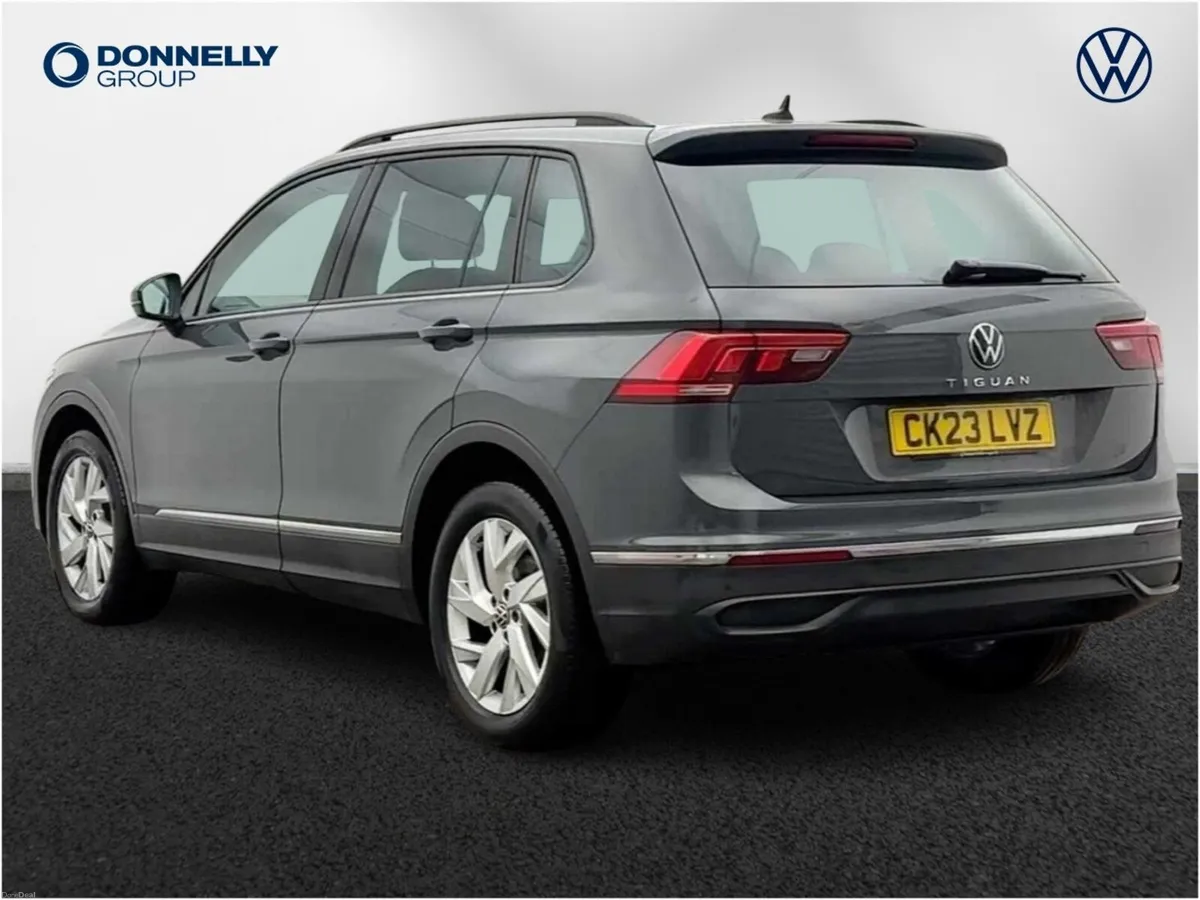 Volkswagen Tiguan Estate Life - Image 3
