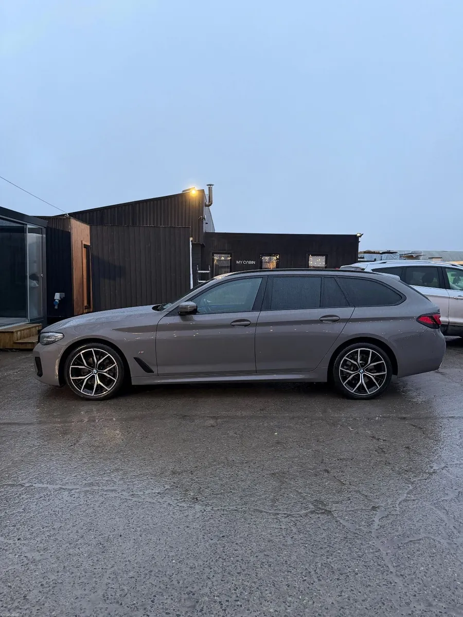 BMW 520d MHT M-Sport Touring LCI - Image 2