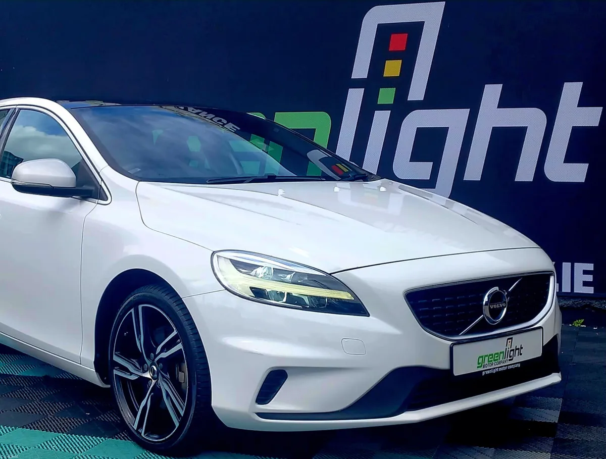 2016 Volvo V40 R Design Automatic Pan Roof - Image 2
