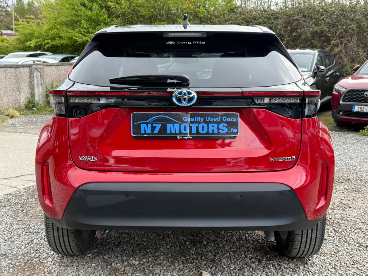 2024 Toyota Yaris Cross 1.5 HYBRID SOL - Image 4