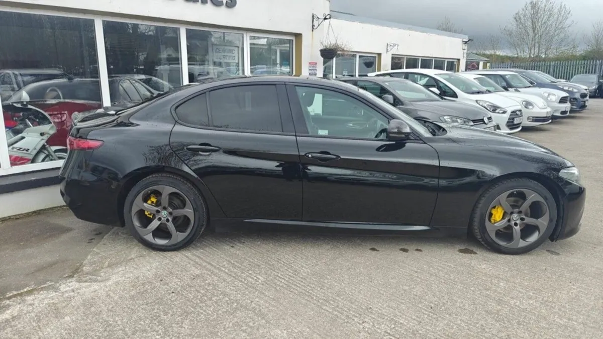 Alfa Romeo Giulia 2.2l JTD 160hp Speciale Auto - Image 6