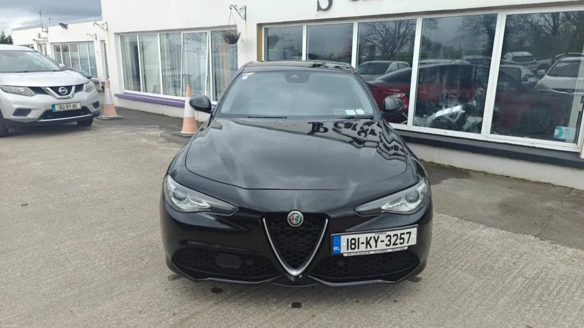 Alfa Romeo Giulia 2.2l JTD 160hp Speciale Auto - Image 2