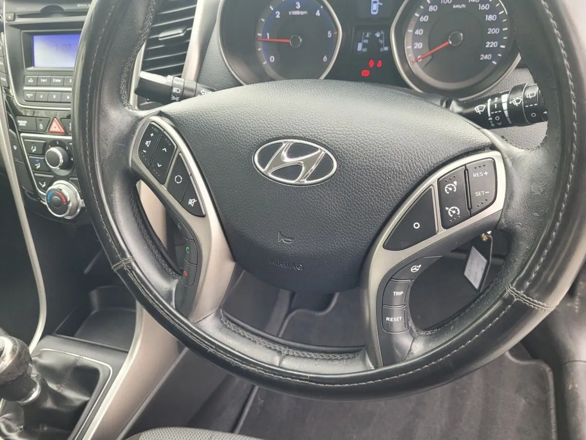 Hyundai i30 ELITE PLUS 1.4 DSL 6SPEED - Image 3