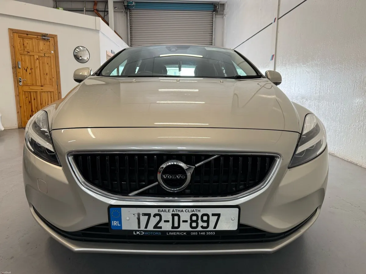 Volvo V40D2 2017 manual,momentum,call 0851463553 - Image 1
