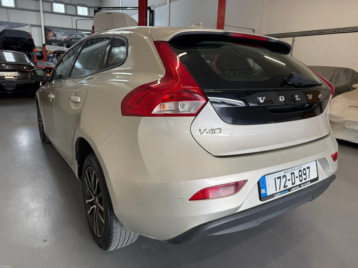 Volvo V40D2 2017 manual,momentum,call 0851463553 - Image 3