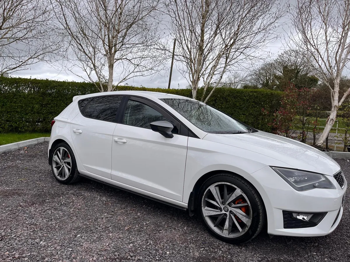 SEAT Leon  FR ST 2.0TDI 150BHP Candy White - Image 2