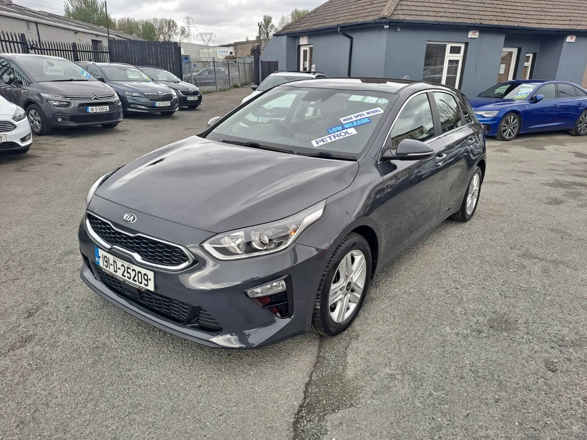 Kia Ceed 2019 VERY LOW MILEAGE 1.0 K3 SPEC 5DR - Image 4