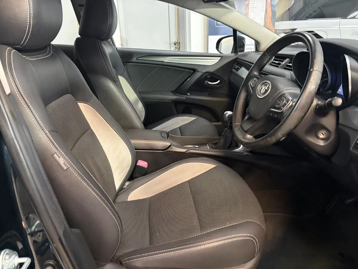 Toyota Avensis 2017. 2.2 D4D.  OVERMOUNT - Image 4